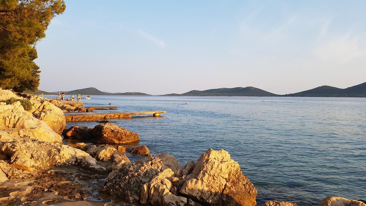 Holiday Home Nona Drage Esterno foto